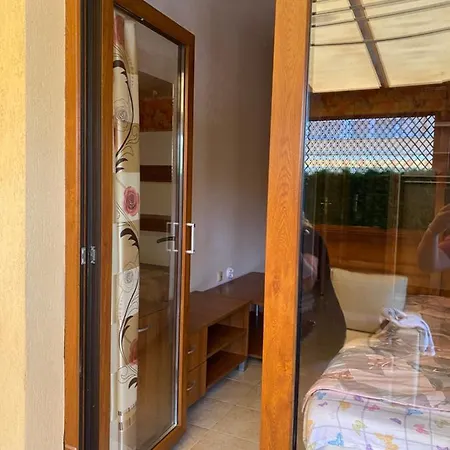 Апартаментна 2 Мин От Плажа Appartement